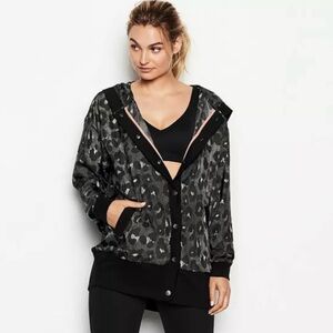 Victorias Secret Sport S Oversized Jacket Black Gray Leopard Print Snap Front